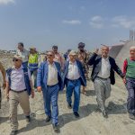 وفد من وزارة الزراعة والسلطة المحلية وفريق إعلامي من أبين يزورون مشروع سد حسان