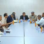 الوزير السقطري يناقش في المهرة مع ممثلي القطاع السمكي الخاص فرص الاستثمار وتطوير القطاع